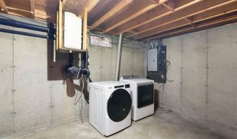 115 Country Hl, Brattleboro, VT 05301