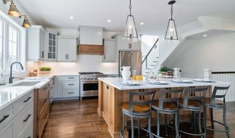 41 Primrose Ln, Cromwell, CT 06416