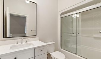 18 State St 5, Bristol, RI 02809