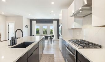 23156 HORSESHOE TRAIL Sq, Ashburn, VA 20148