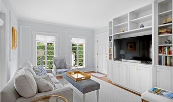 5 Pell St, Newport, RI 02840