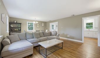 18 Vale Rd, Brookfield, CT 06804