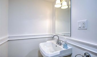 9 Cassidy Trl, Coventry, RI 02816
