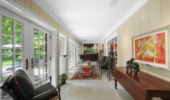 25733 River Dr, Franklin, MI 48025