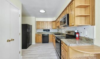 71 Hollybrook Dr, Asheville, NC 28803