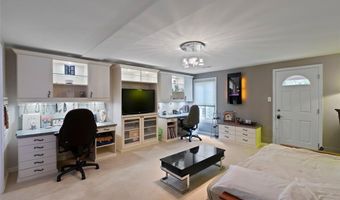 608 Highview Circle Dr, Ballwin, MO 63021
