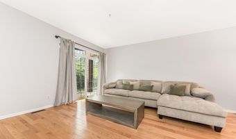 241 W Oakbrook Dr, Ann Arbor, MI 48103