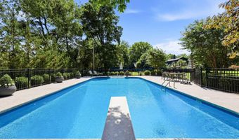 11005 Park Rd, Anchorage, KY 40223