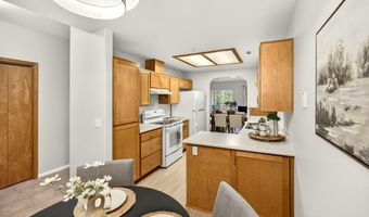 920 Mountain Meadows Cir, Ashland, OR 97520