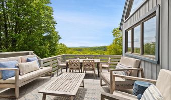 30 Woodcrest Ter, Amawalk, NY 10501