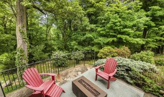 12 Logans Way, Danbury, CT 06811