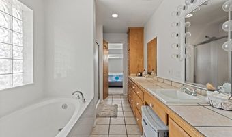 813 E 2nd St, Weatherford, TX 76086