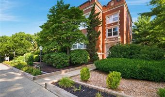 15 Curtis St 101, Cranston, RI 02920