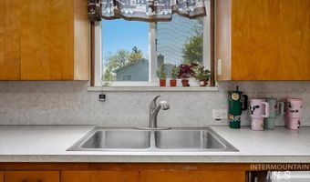 931 Robertson St, Buhl, ID 83316