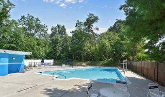 3314 S 28TH St 304, Alexandria, VA 22302