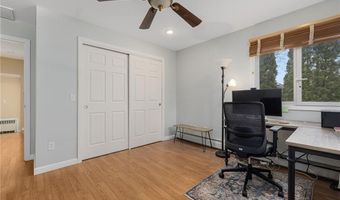 120 Bretton Woods Dr, Cranston, RI 02920