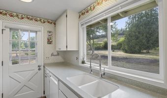10418 CHAMPOEG Rd, Aurora, OR 97002