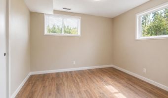 656 E Thornton Lake Dr NW, Albany, OR 97321