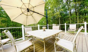 157 Main St, Gouldsboro, PA 18424
