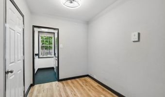 226 N THOMAS St 226-4, Arlington, VA 22203