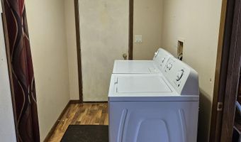 1023 N 1st St, Aberdeen, SD 57401