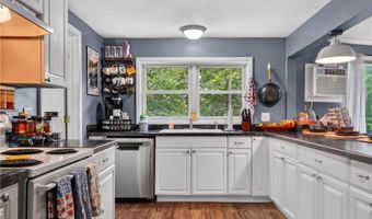 554 E River View Dr, Austinburg, OH 44010