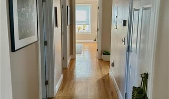6 Wilson St, Bristol, RI 02809