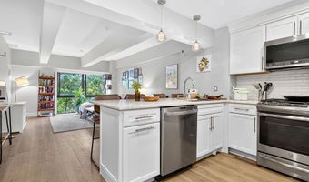42 8th St 1411, Boston, MA 02129