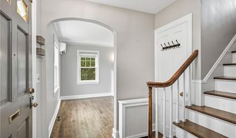 26 Tryon Ave, East Providence, RI 02916