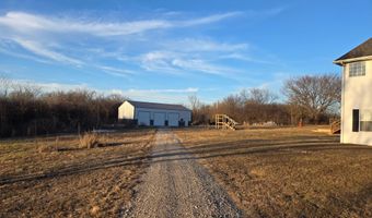 21306 Lawrence 2074, Ash Grove, MO 65604
