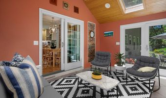10 Buttonwood Rd, Bedford, NH 03110