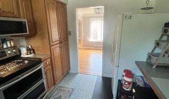 7208 Rosedale Blvd, Allen Park, MI 48101