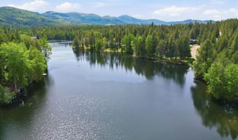 33 Parkland Dr, Blanchard, ID 83804