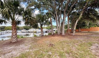 1570 RIVEREDGE Ct, Astor, FL 32102