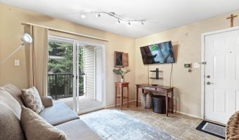 3304 WYNDHAM Cir #235, Alexandria, VA 22302