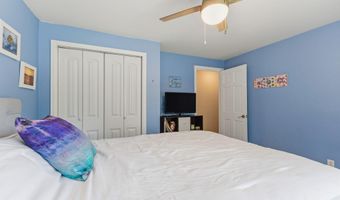 17 Northgate Dr, Albany, NY 12203