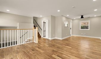 8730 EWING Dr, Bethesda, MD 20817