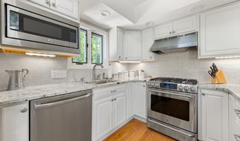 114 Shore Dr N, Bridgewater, NH 03222