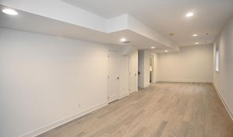 5 W Golfwood Rd, Beverly Shores, IN 46301