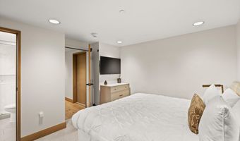 122 W Main St, Aspen, CO 81611