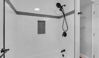 168 Leonardville Rd, Belford, NJ 07718