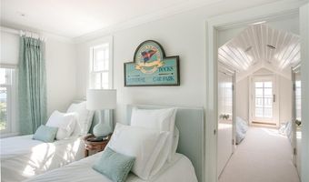 19 Defenders Row 19, Newport, RI 02840