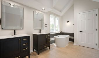 7474 Oakland Hills Dr, Indianapolis, IN 46236