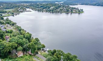 38 N Lake Shore Dr, Brookfield, CT 06804