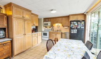 16 Clark Island Rd, Amherst, NH 03031