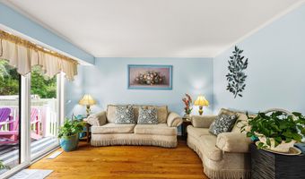 20 Cannonball Dr, Barnegat, NJ 08005