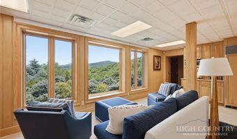 224 Chestnut Trl, Banner Elk, NC 28604
