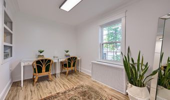 101 S 7TH St, Akron, PA 17501