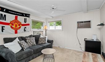 48 Flagg Ave, Warwick, RI 02886