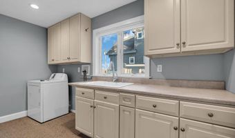 20 Starboard St, Beachwood, NJ 08722